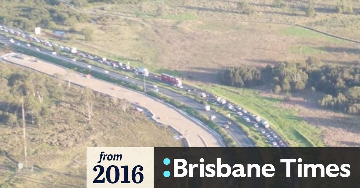 Brisbane traffic Gateway Motorway crash causing delays